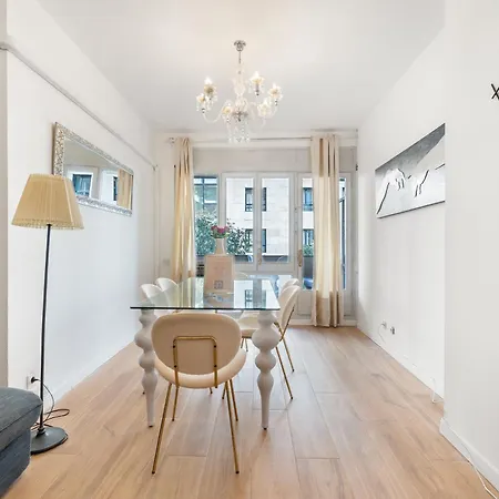 Apartment Fridays Flats Spacious 4br Family Retreat Barcelona