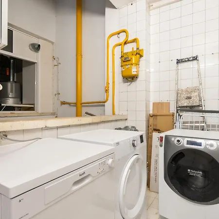 Apartment Fridays Flats Spacious 4br Family Retreat