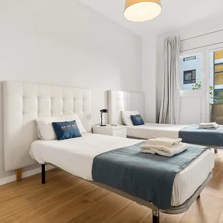 Apartment Fridays Flats Spacious 4br Family Retreat Barcelona